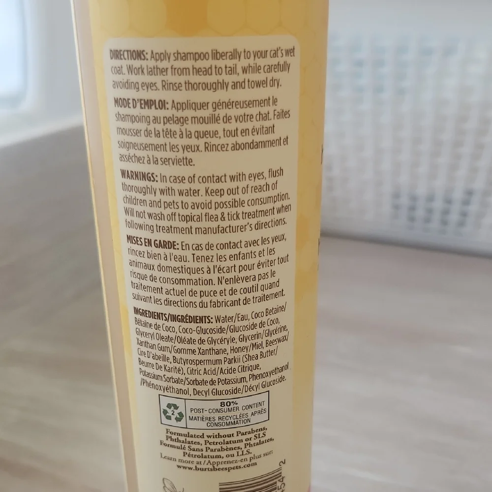 Burt's Bees Hypoallergenic Cat Shampoo - Yellow and Cream